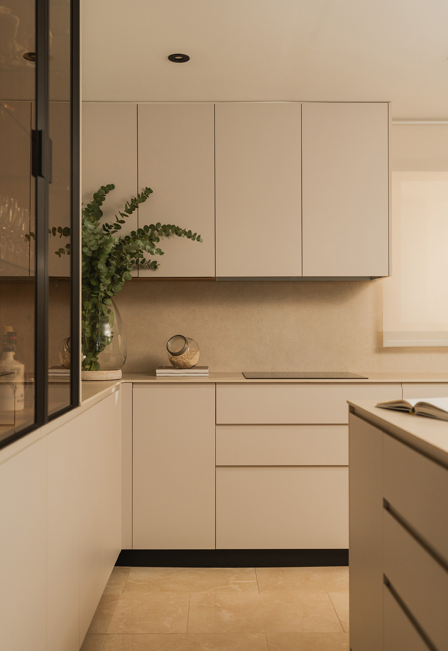 home-amelia delhom-01